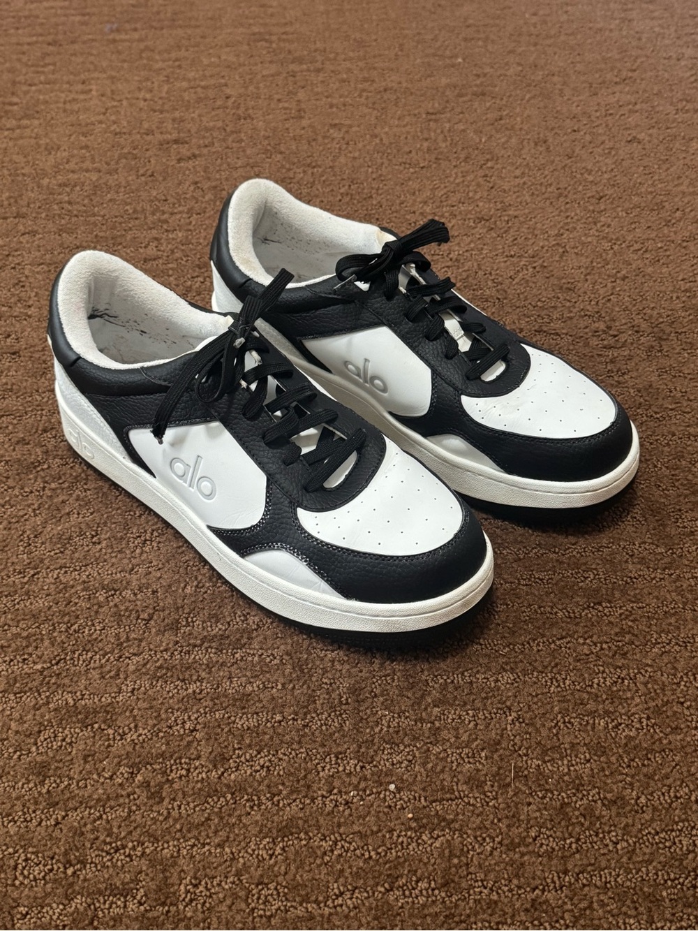 Alo recovery mode sneaker black/white color-12.5M/14W